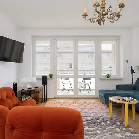 Appartamento Stylish With Balcony In By Renters *