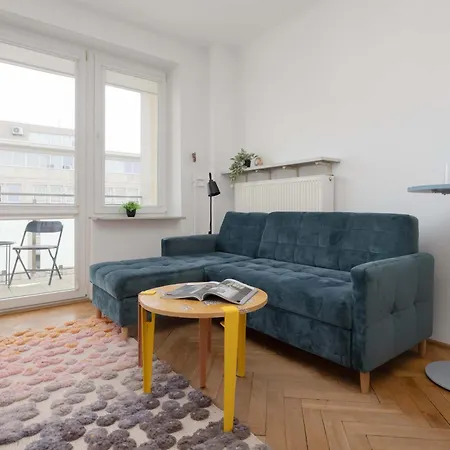 Stylish With Balcony In By Renters Apartamento Varsóvia