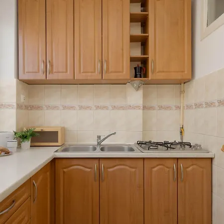 Stylish With Balcony In By Renters *